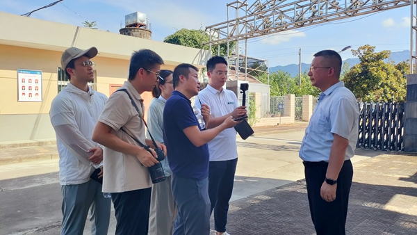 吉红教授接受采访.jpg