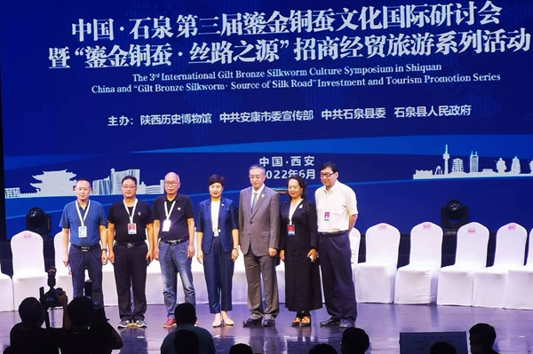 7e0bf459409e4dc6ab16d6ab997f0518.jpg 合影_副本.jpg