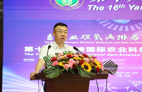 aec771d9c15242d0aeef1a1c710e8419.jpg 王小龙.jpg