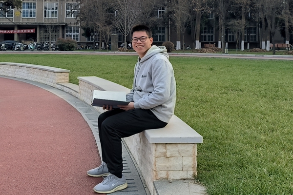f5902bc4e0b9460f8c1ca8e37347121d.jpg 孙圣杰_副本.jpg